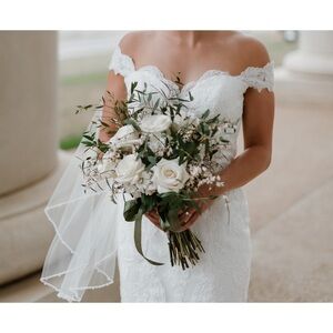Off-Shoulder Lace Bridal Gown in White w/veil, Heir loomed in box ready to ship